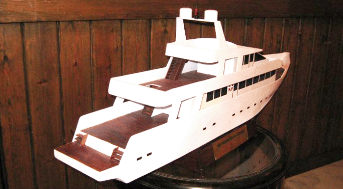 Модель-копия яхты Симеон